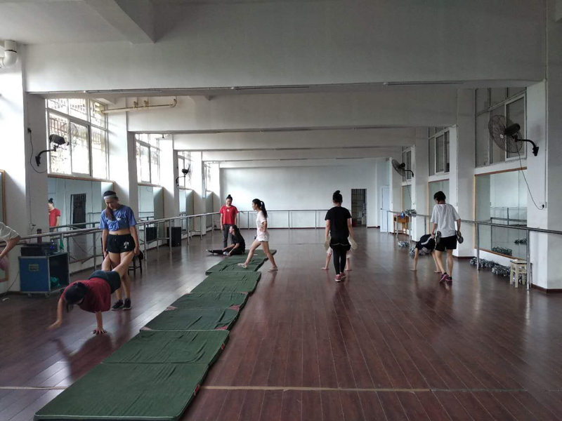 1534488379169069711.jpg 3.jpg